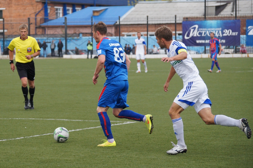 Борьба за мяч, Фото с места события собственное