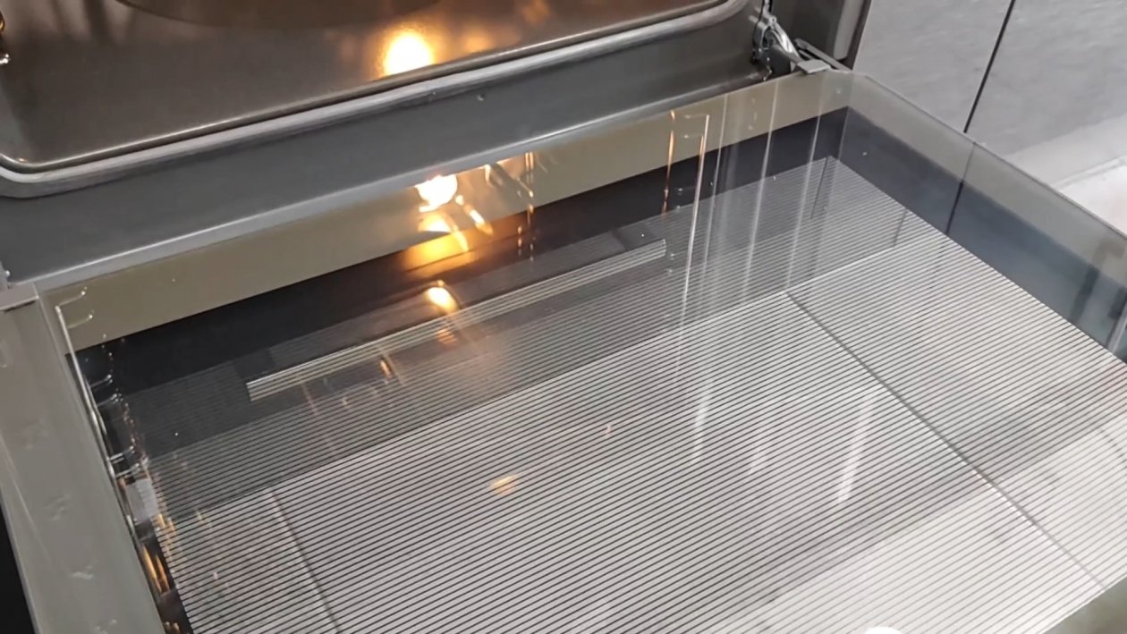 1 таблетку в кипяток - и духовка как с завода: ни липкого жира, ни одного развода - стекло прозрачнее воды скриншот видео с дзен-канала &quotСоветы для дома&quot (12+)