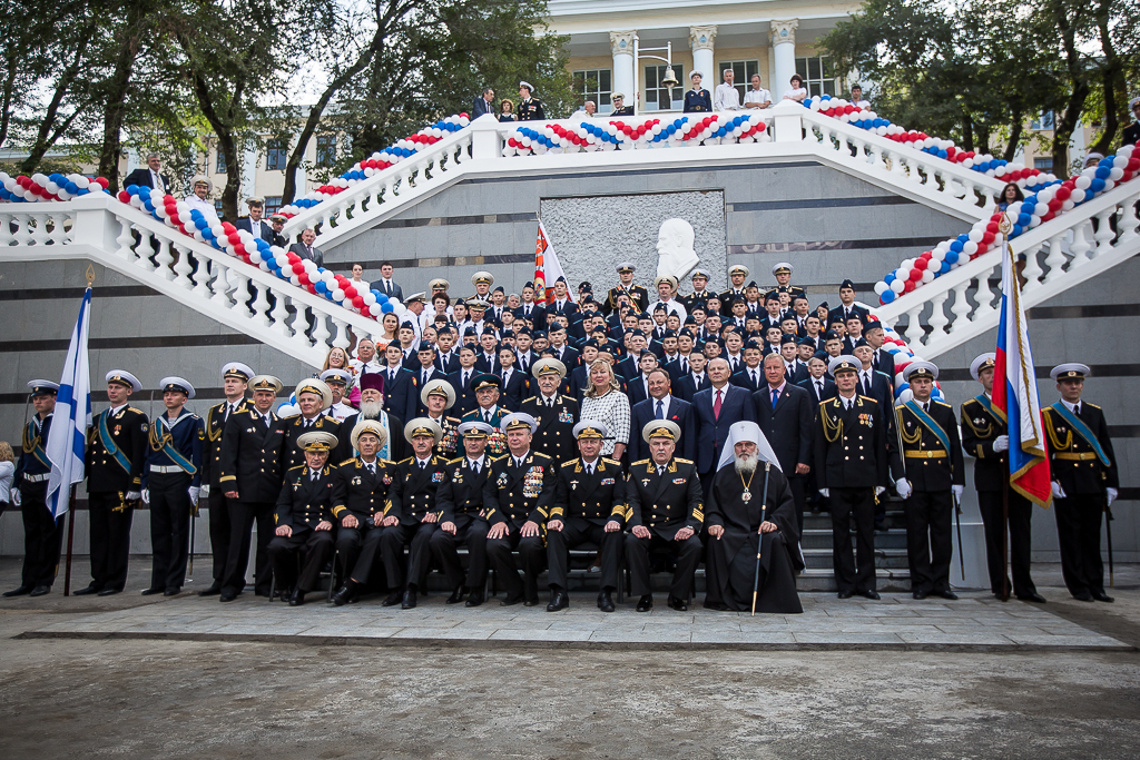 Открытие президентского кадетского училища, Фото с места события собственное