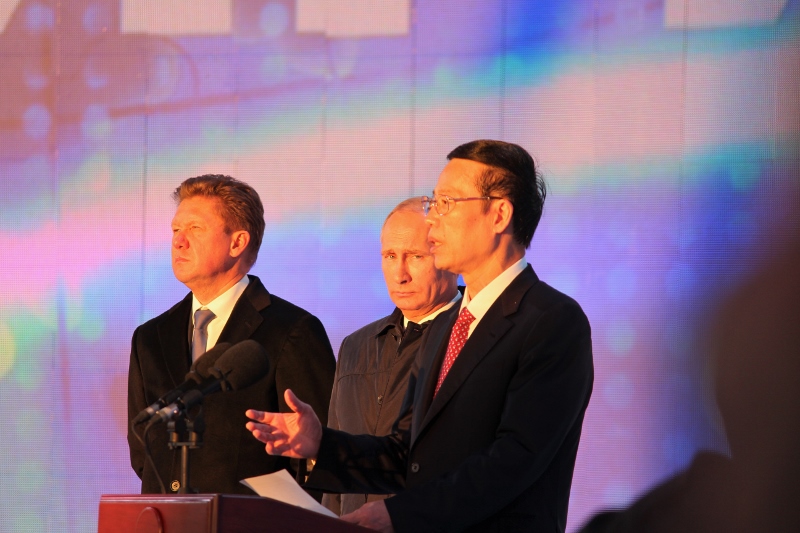 Сварка первого стыка ГТС "Сила Сибири", Фото с места события собственное