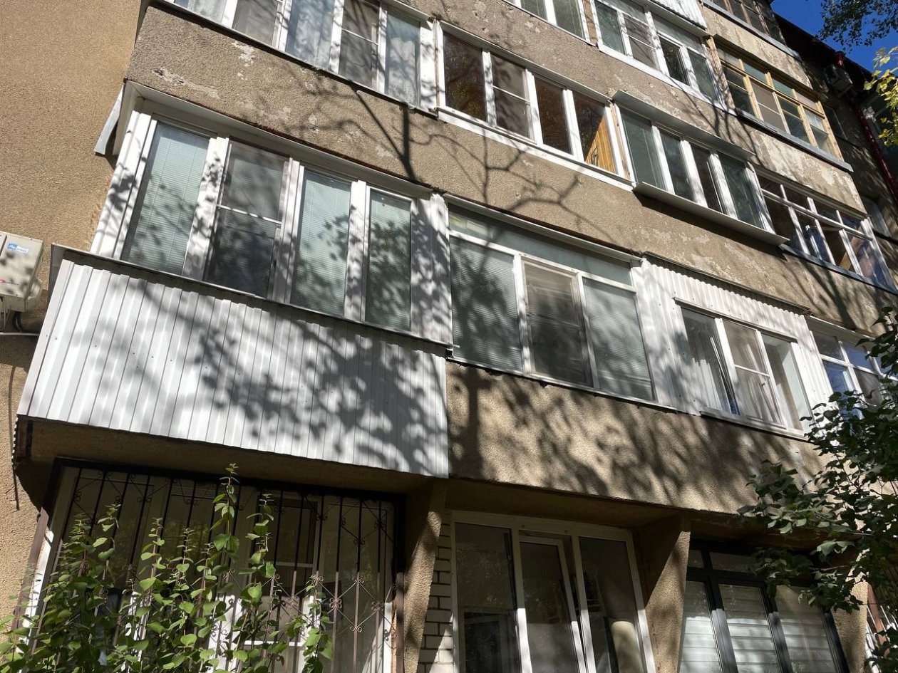 В России запрещают так стеклить балконы: придется все снять и забыть о замене ИА SevastopolMedia