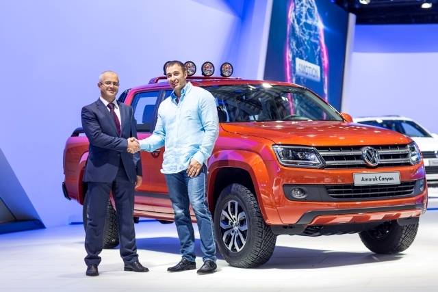 Олимпийский чемпион и Volkswagen Amarok Canyon, Фото с места события из других источников