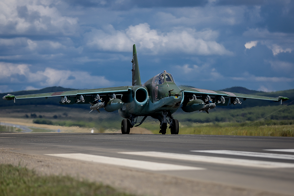 Фотография су. Су-25см3 вооружение. Су-25т Штурмовик. Истребитель Су 25. Истребитель Штурмовик Су-25.