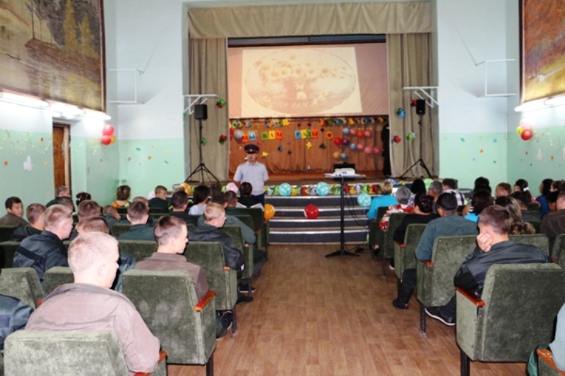 В актовом зале клуба прошел концерт, Фото с места события из других источников