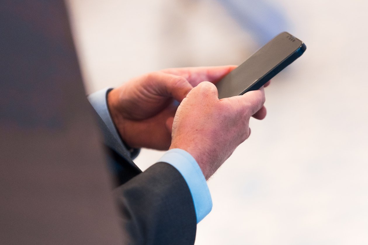 Из-за сбоя работы иностранных мессенджеров мэр Краснодара зовет всех в МАХ Илья Аверьянов