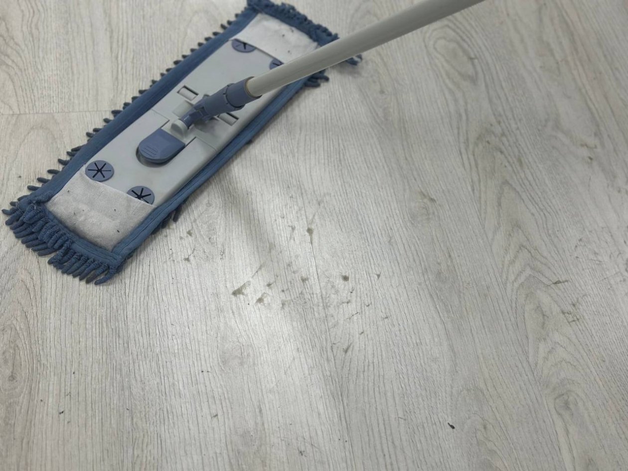 Добавила лаврушку в воду - и полы засияли, как после робота-пылесоса: чистота на 3 недели ИА Stavropol.Media