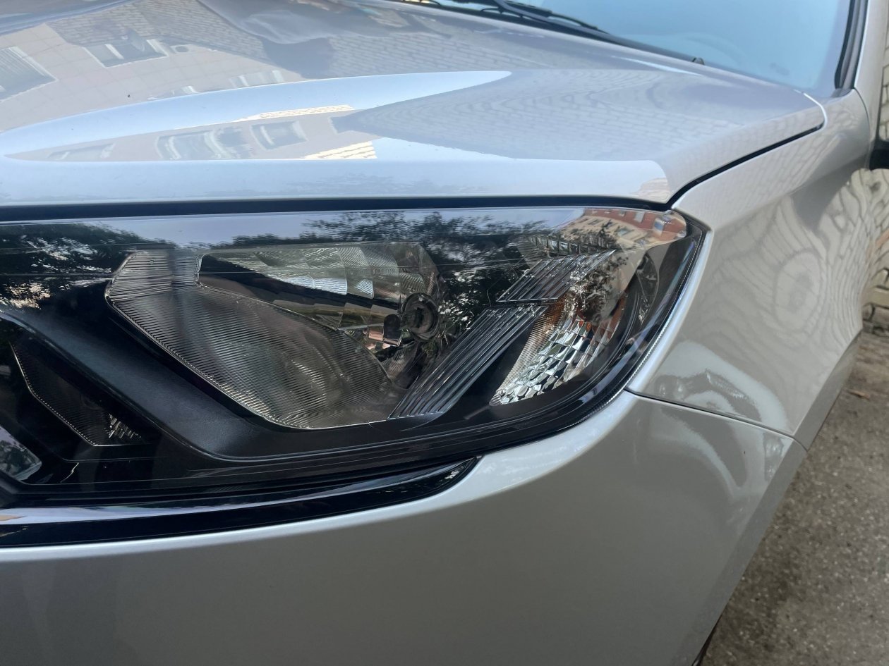 Несу в гараж 1 предмет с кухни - и протираю фары к зиме: стекла заблестели как после детейлинга ИА SevastopolMedia