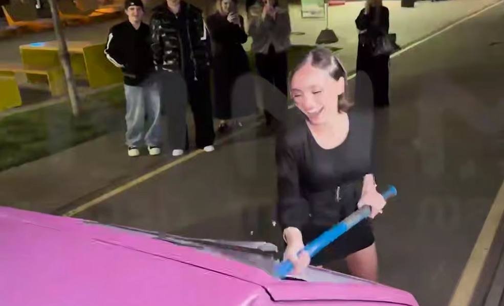 стоп-кадр из видео тг-канала Mash (18+)