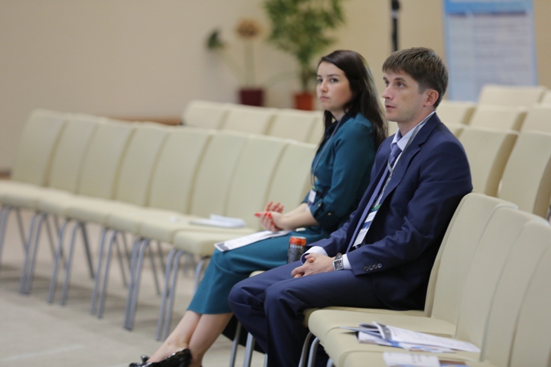 Владимир Логинов вместе с коллегой на форуме Дальинфоком-2014, Фото с места события собственное