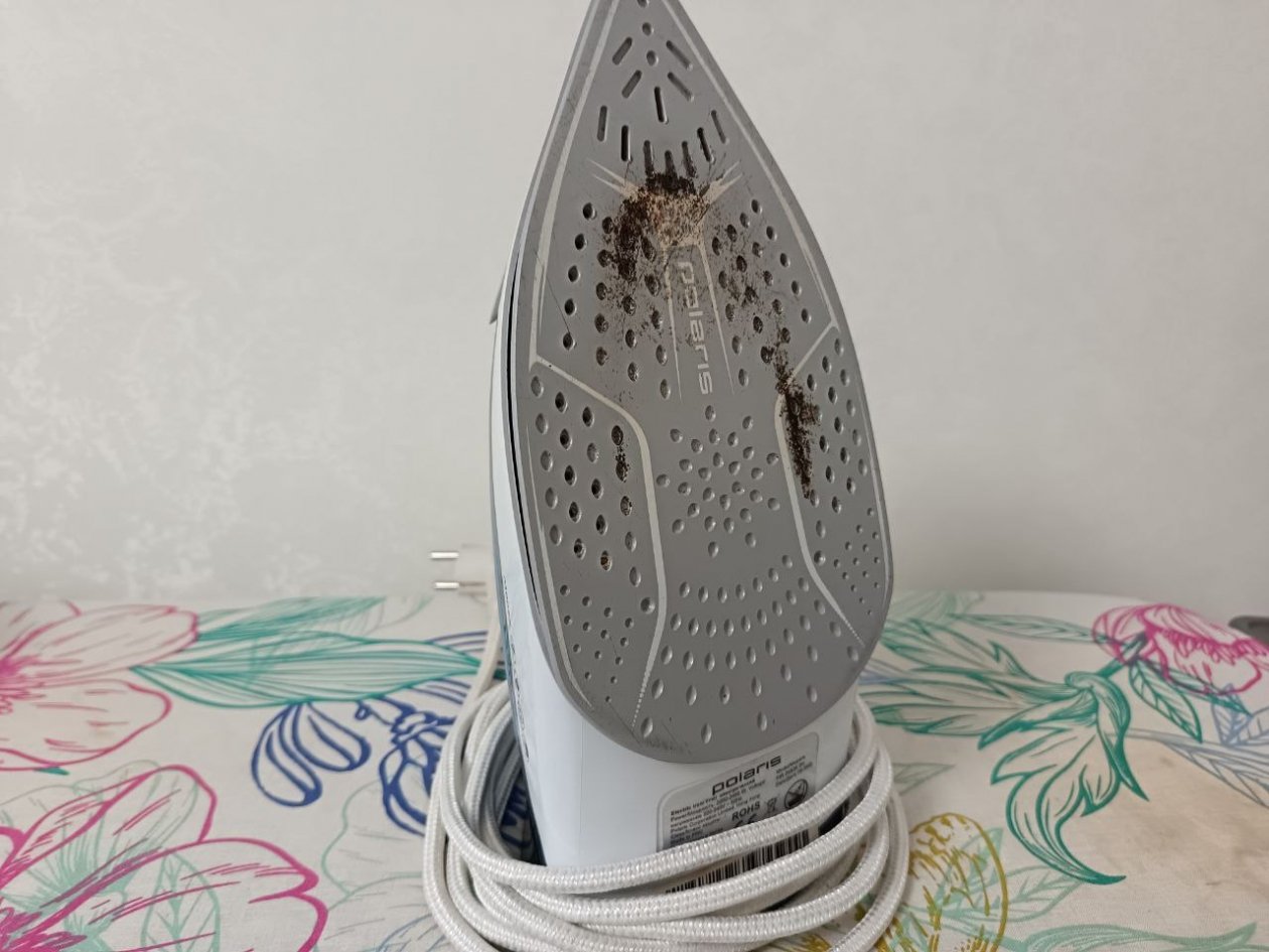 Всегда чищу утюг только так - скользит по одежде как новый: без соды и уксуса за 2 минуты фото автора