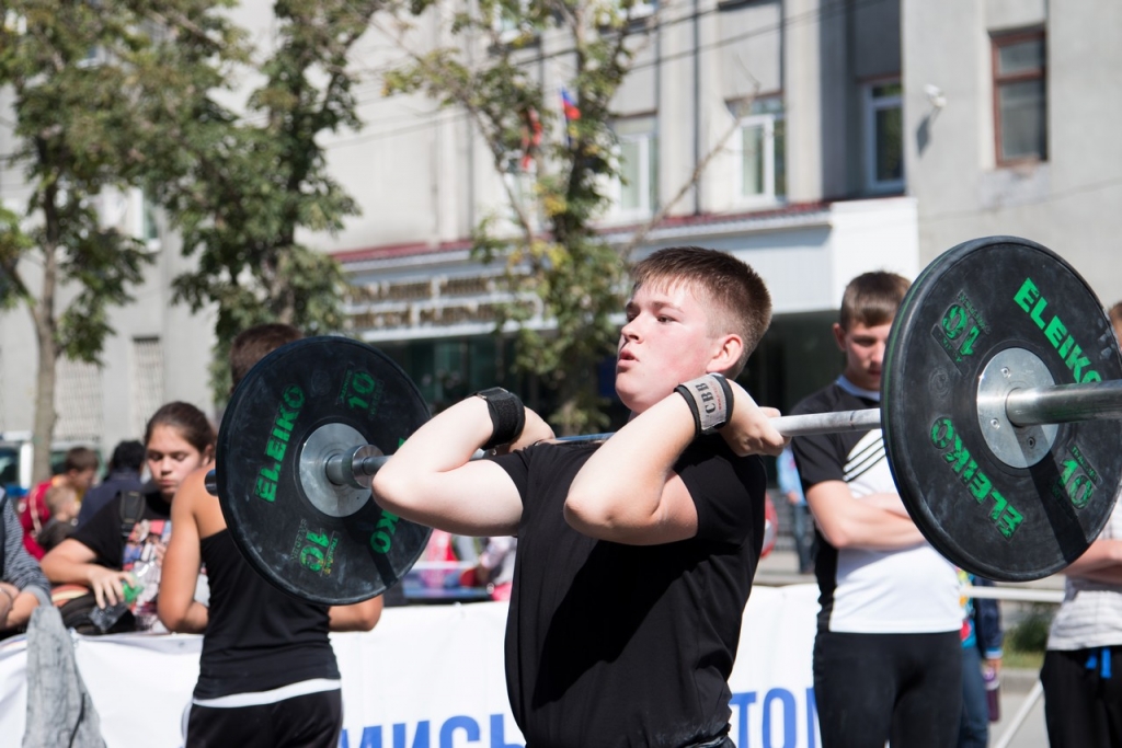 Спортивная площадка в день города, Фото с места события собственное