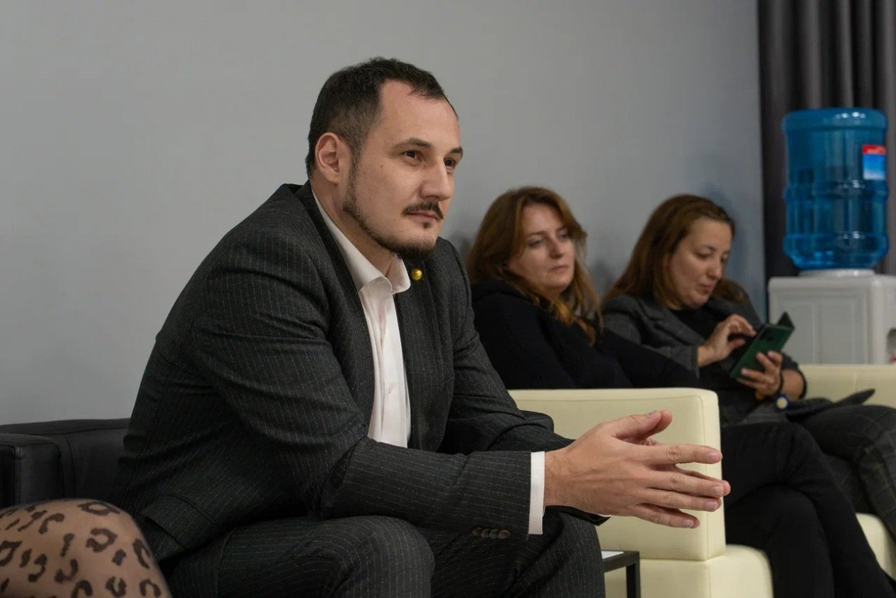 пресс-служба филиала Театрального института им. Б. Щукина в Южно-Сахалинске