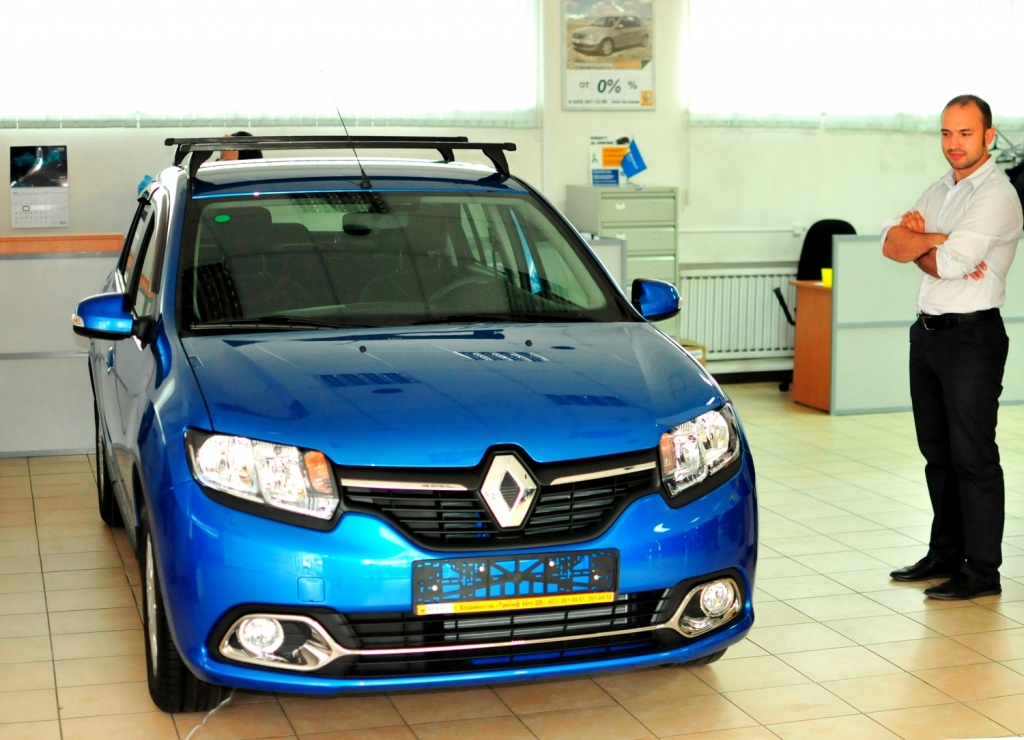 Новый Renault Logan, Фото с места события собственное