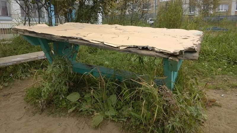 Игровые площадки одного из детских садов Магадана застряли в 70-х годах прошлого века, Фото с места события собственное