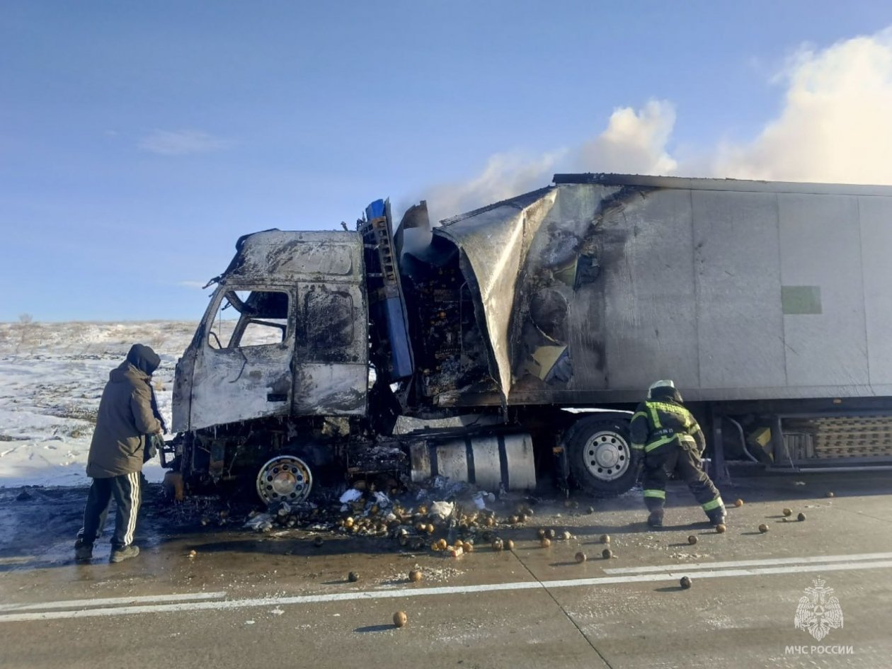 Возгорание большегруза пресс-службы ГУ МЧС России по Забайкалью