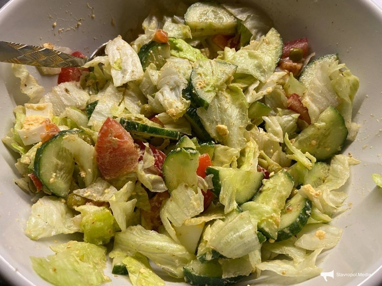 SOS-салат после Нового года: берем &quotайсберг&quot и крошим - на выходе шедевр всего на 108 ккал ИА KrasnodarMedia