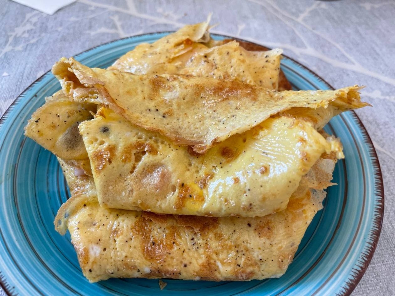 Завернул и поджарил - эти сочные конвертики спасают по утрам: отвал башки ИА KrasnodarMedia