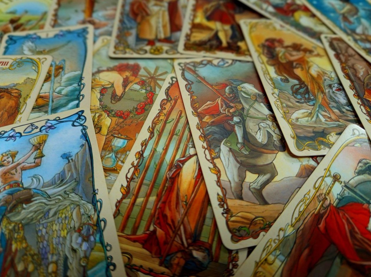 Новый 2026 год Огненной Лошади — Таро-гороскоп по всем знакам Зодиака Алина Иванова, ИА PrimaMedia