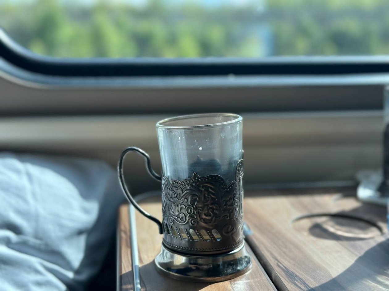 Теперь не сосиски в тесте, а лосось с фисташками: в российских поездах изменилось меню ИА Stavropol.Media