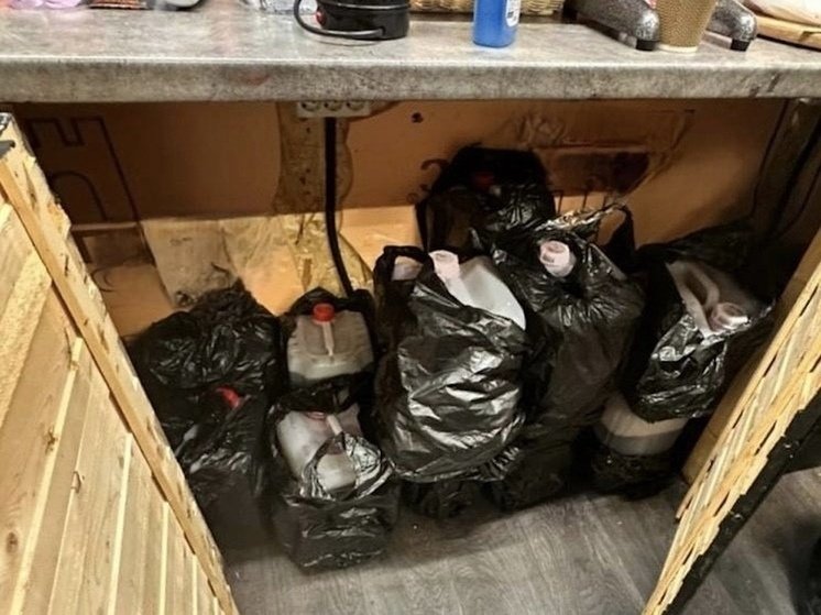 Сочинская полиция обнаружила в торговой точке 150 литров нелегального глинтвейна Пресс-служба УВД по Сочи