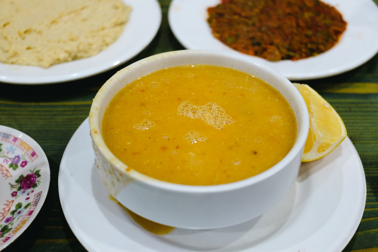 Готовлю гороховый суп в 2 раза быстрее и он вкуснее бабушкиного: всё дело в 2 ст.л., которые кладу в воду unsplash.com