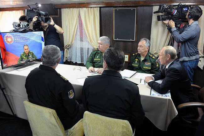 Министр обороны подчеркнул, что учения показали возросший уровень подготовки оперативного состава, Фото с места события из других источников