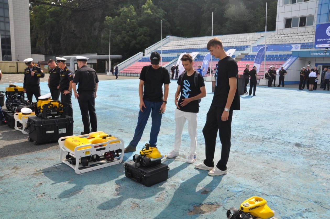 Морской университет развивает &quotМежсредные робототехнические системы&quot предоставлено пресс-центром МГУ им. адм. Г.И. Невельского