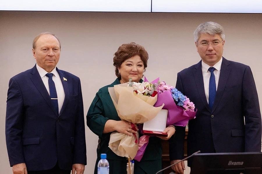 Лариса Соковикова удостоена высокого регионального звания Минкультуры Бурятии