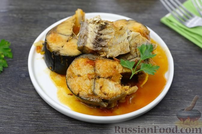 Пикантная скумбрия по-новому: апельсин, томаты и специи в одном блюде russianfood.com
