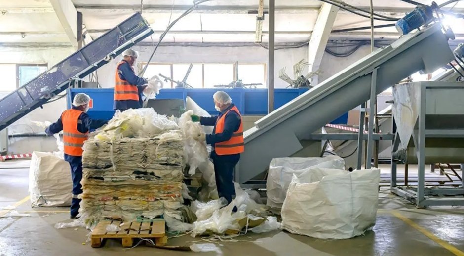 Производство упаковочной пленки предоставлено пресс-службой РЭО
