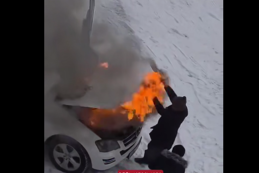 Огнетушитель спас &quotМерседес&quot от полного сгорания в Улан-Удэ Весь Улан-Удэ