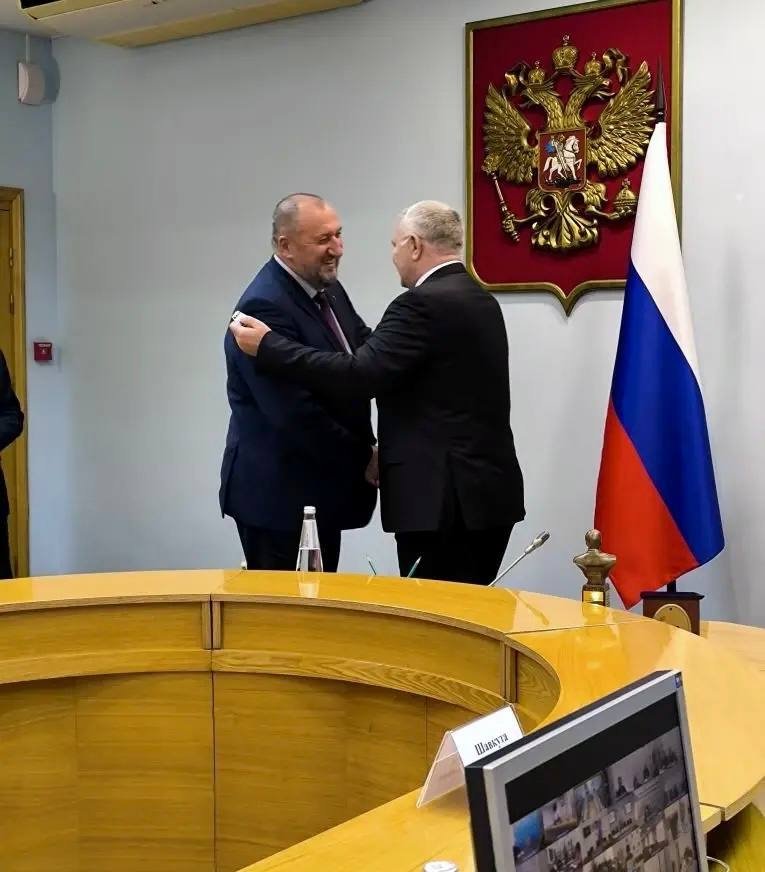 Соцсети Ю.Литвинова