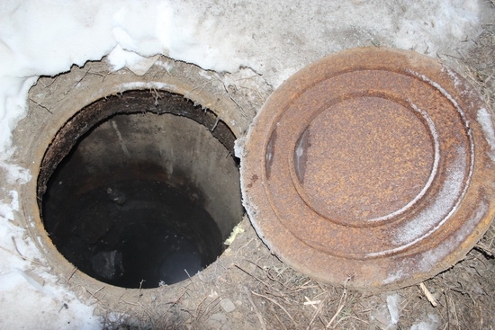 Канализационный колодец Анна Маленко