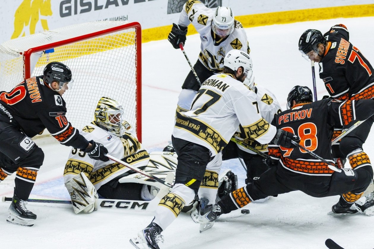 &quotАдмирал&quot проиграл &quotАмуру&quot в Хабаровске ХК &quotАдмирал&quot