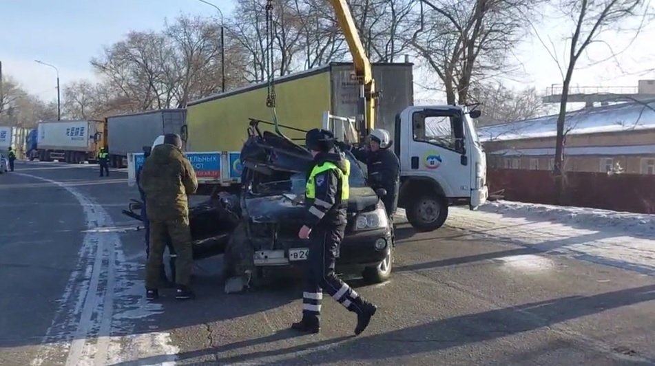 Водитель Toyota Kluger скончался до приезда медиков скриншот видео - Госавтоинспекция Амурской области