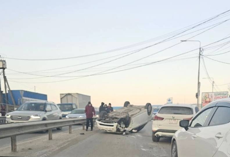 ДТП парализовало движение в районе Выселковой во Владивостоке Пресс-служба ЦОДД
