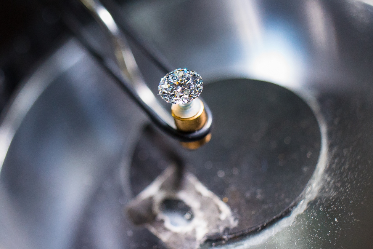 Сбытовая сеть &quotБриллианты Якутии&quot предприятия выходит на рынки СНГ Илья Аверьянов, ИА PrimaMedia