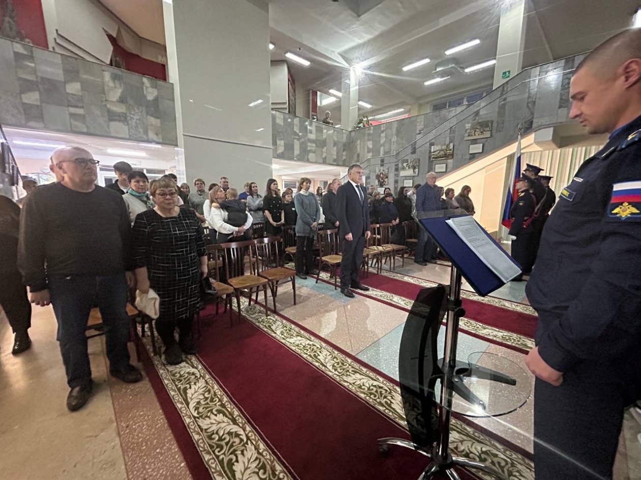 Награды вручили родственникам погибших бойцов СВО в Ангарске Тг-канал (18+) мэра АГО Сергея Петрова