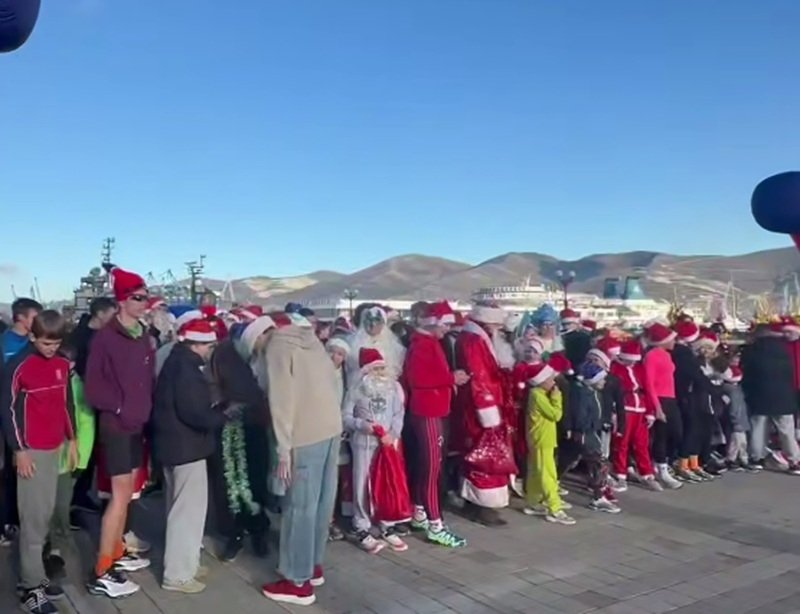 Забег новогодних волшебников состоялся в Новороссийске t.me/kravchenko_glava_nvrsk