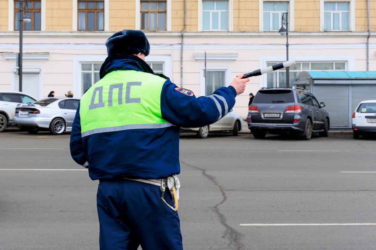 ДПС, ГИБДД, Полиция, остановка транпорта, ГАИ, инспектор Евгений Кулешов, ИА PrimaMedia