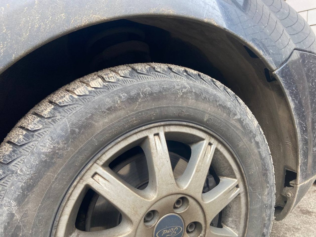 Вот какое давление стоит поддерживать в шинах зимой: сцепление с дорогой заметно лучше ИА StolicaMedia