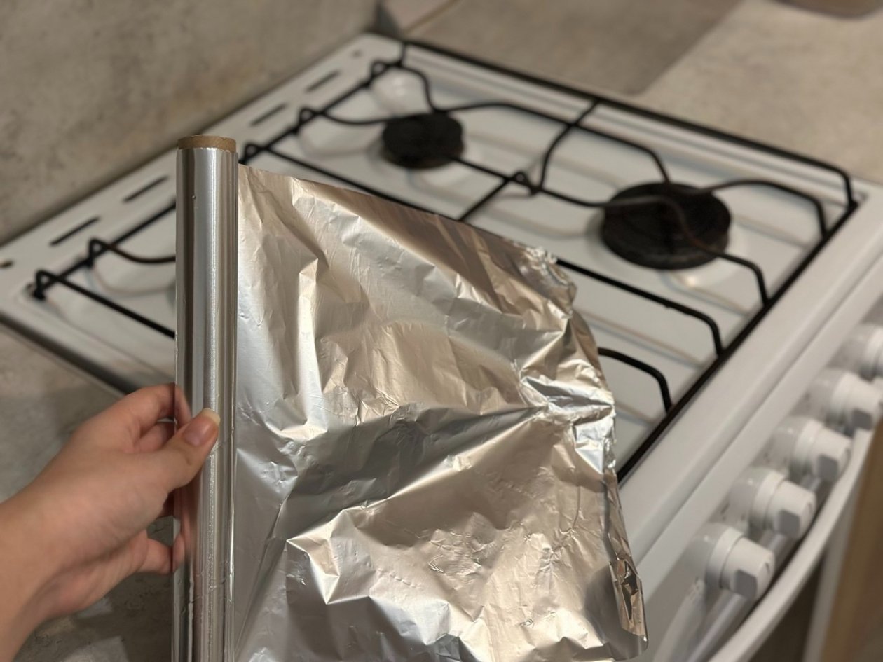 Для чего опытные хозяйки застилают плиту фольгой: легкий трюк - пригодится всем ИА Stavropol.Media