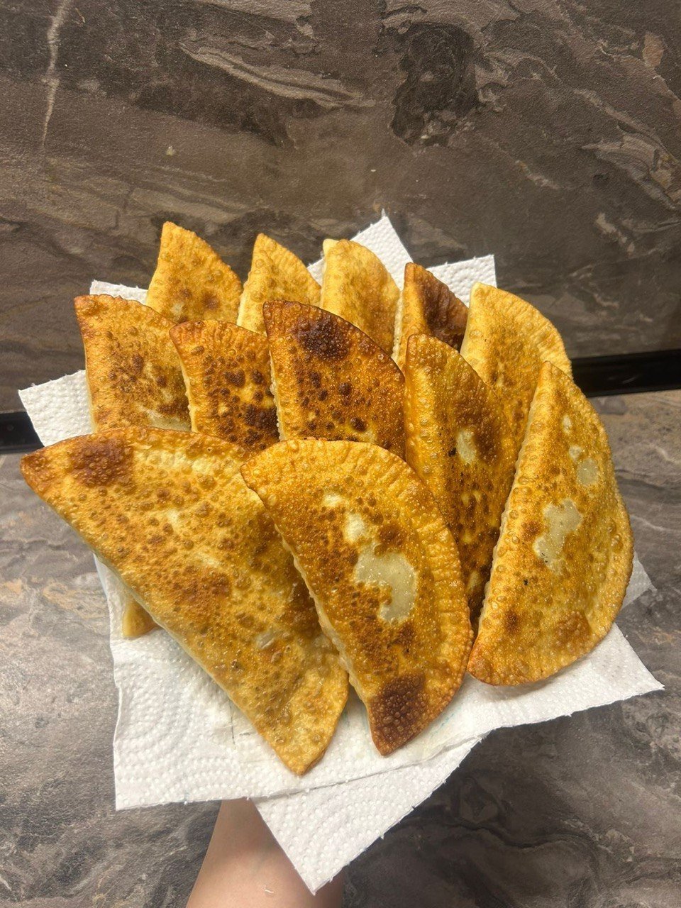 Чебуреки на заварном тесте: 3 ложки в тесто для громкого хруста - рецепт по фото ИА KrasnodarMedia