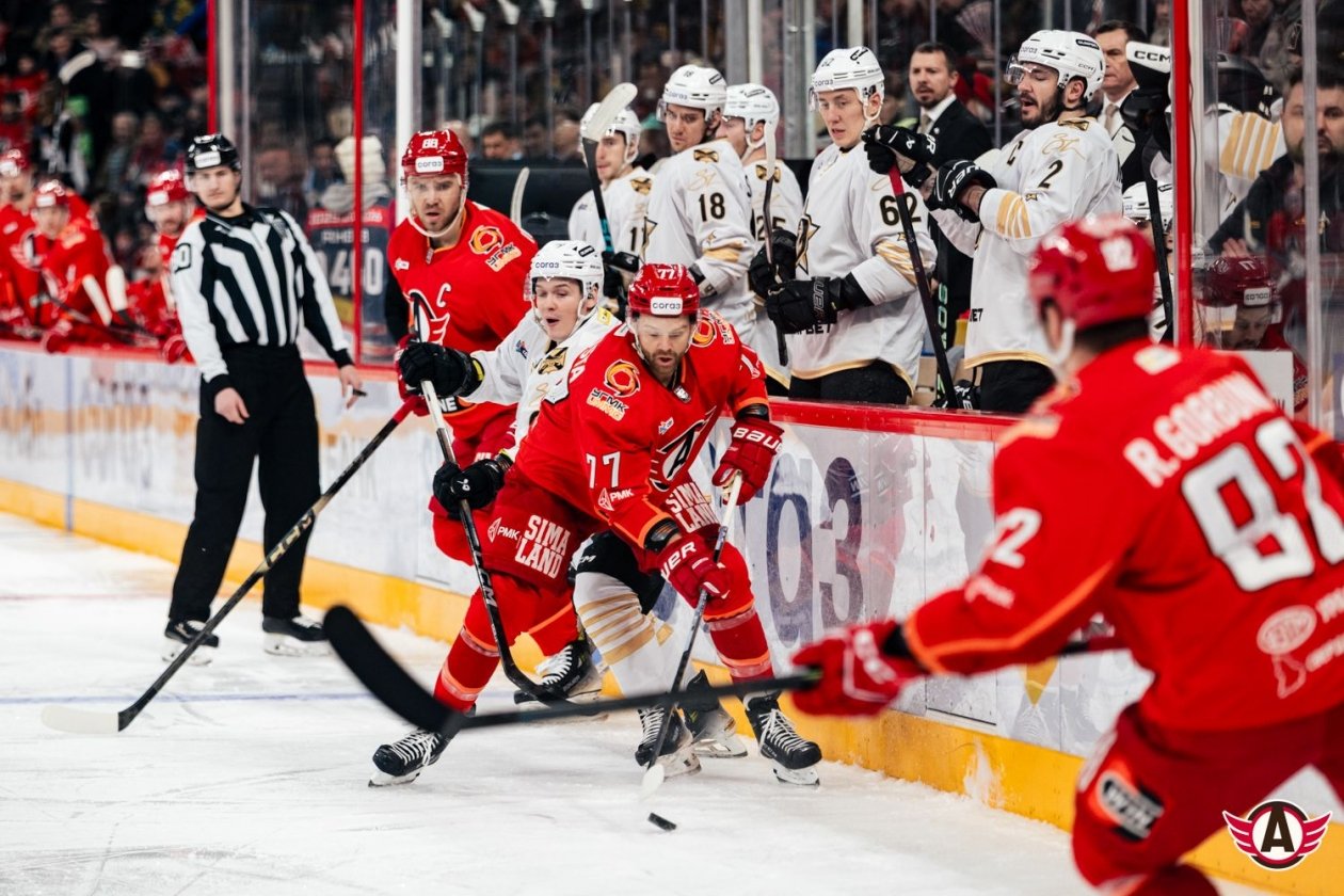 &quotАдмирал&quot проиграл &quotАвтомобилисту&quot в Екатеринбурге ХК &quotАвтомобилист&quot