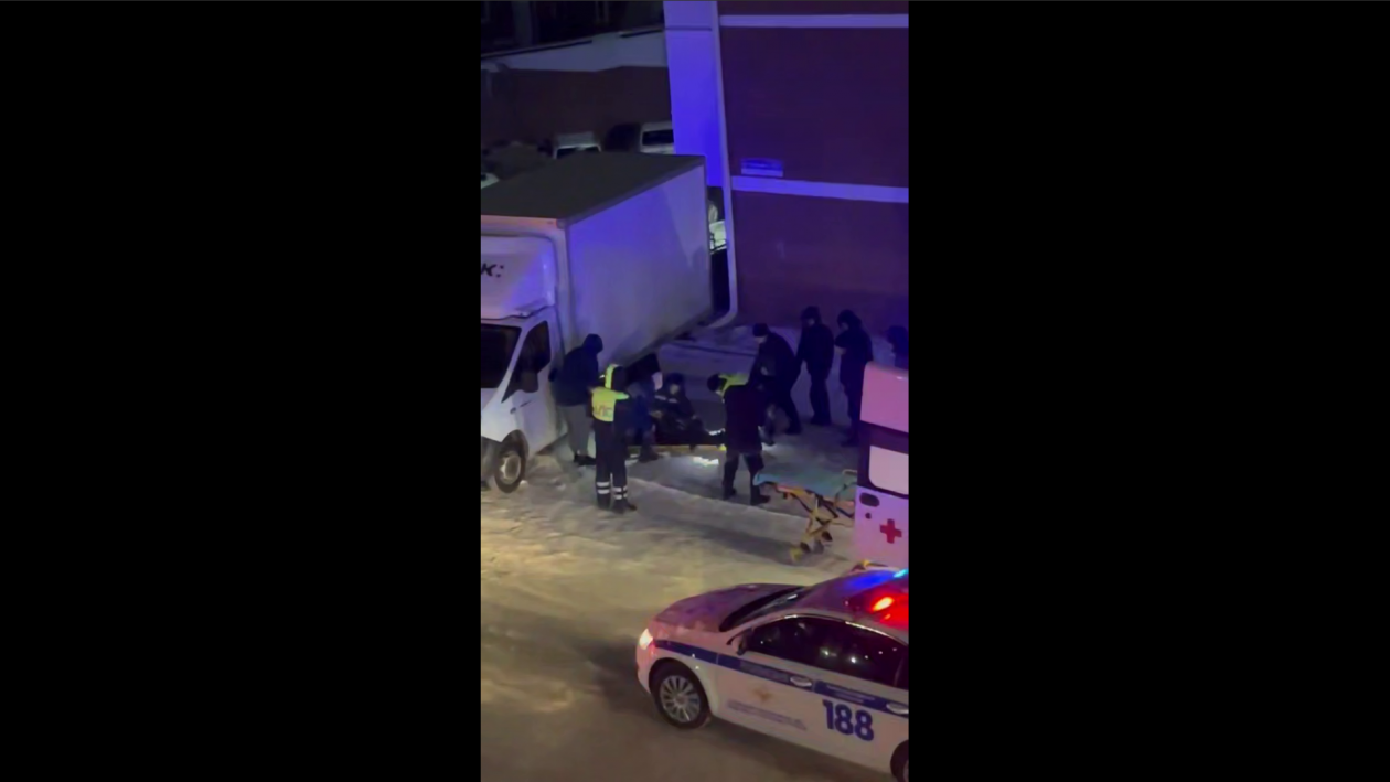 Грузовик переехал пешехода на тротуаре в Улан-Удэ Весь Улан-Удэ