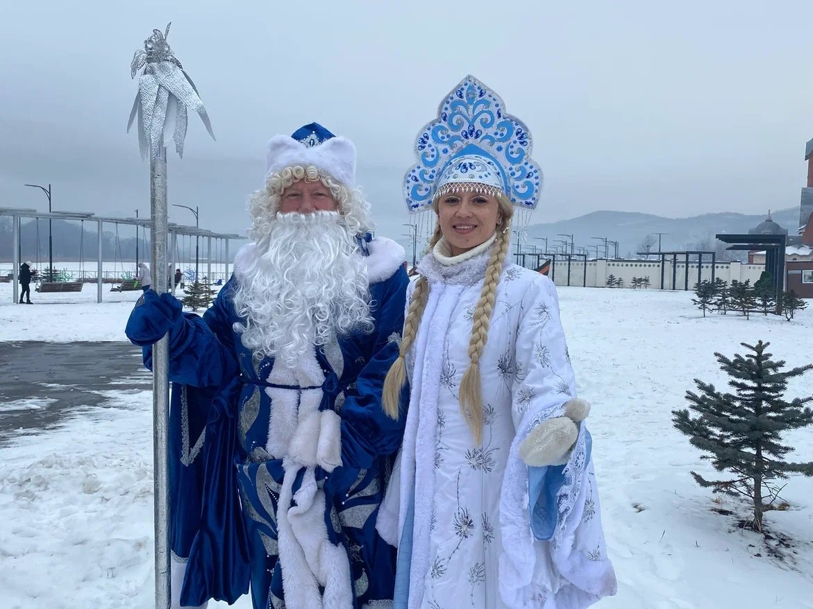 Дед Мороз со Снегурочкой поздравили горожан Анна Франц