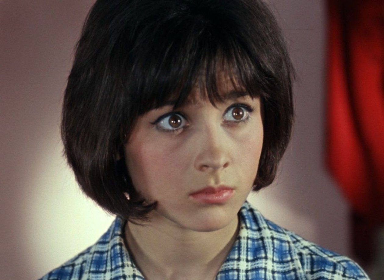 Эталонная красота по-советски: актрисы, ставшие символами эпохи Кадр из фильма (6+)