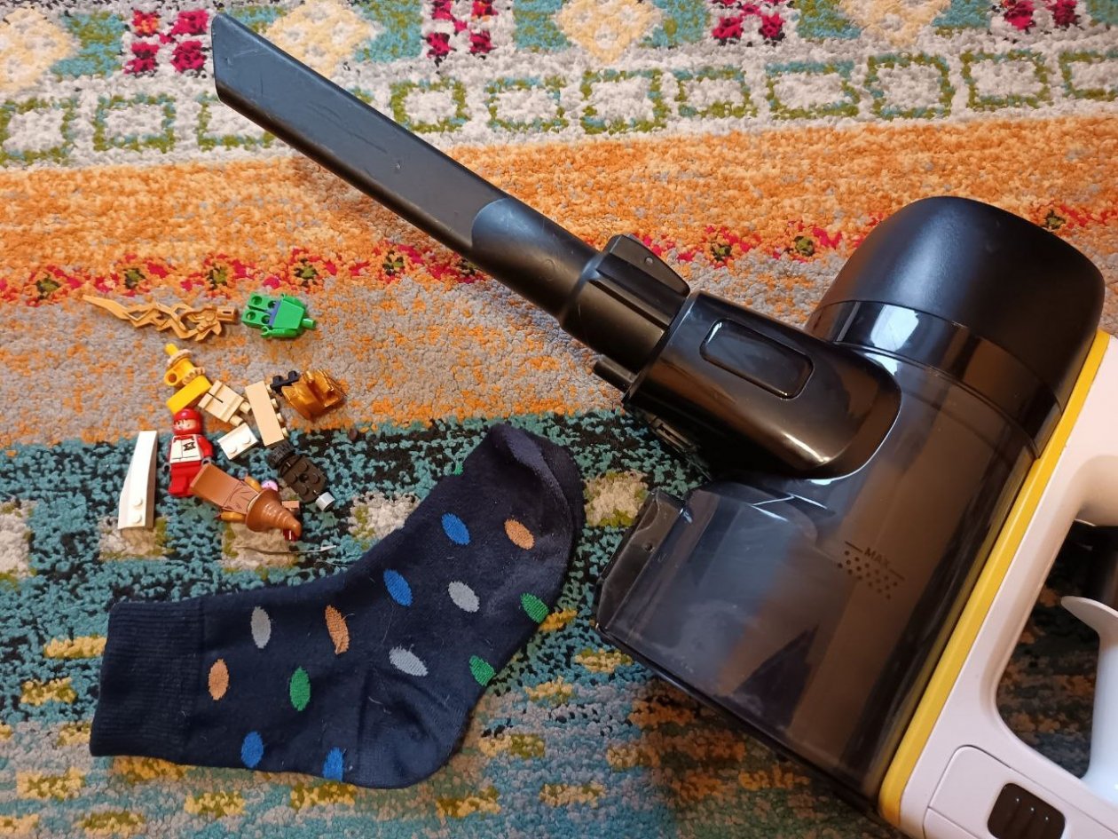 Надеваю носок на пылесос в Новый год: гости и домочадцы всегда довольны ИА SevastopolMedia.ru