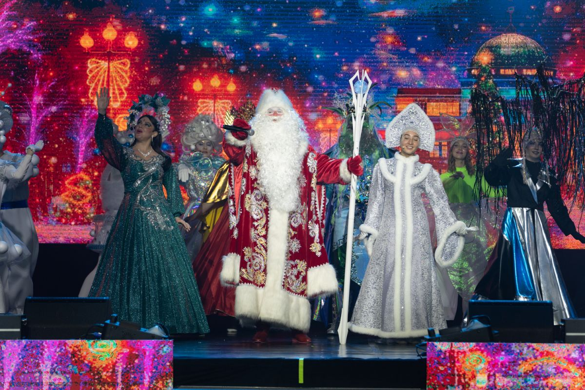 &quotГородская елка добра&quot пресс-служба администрации Южно-Сахалинска