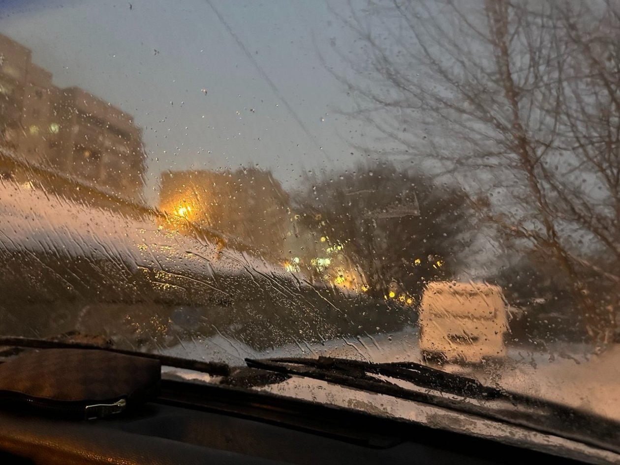 2 пшика на лобовое - и стекла не потеют ни утром, ни в пробке: прозрачные как лед Байкала ИА SevastopolMedia